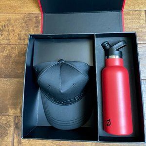 Peloton official hat & water bottle